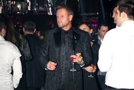 Designerul îşi trăieşte viaţa la intensitate maximă