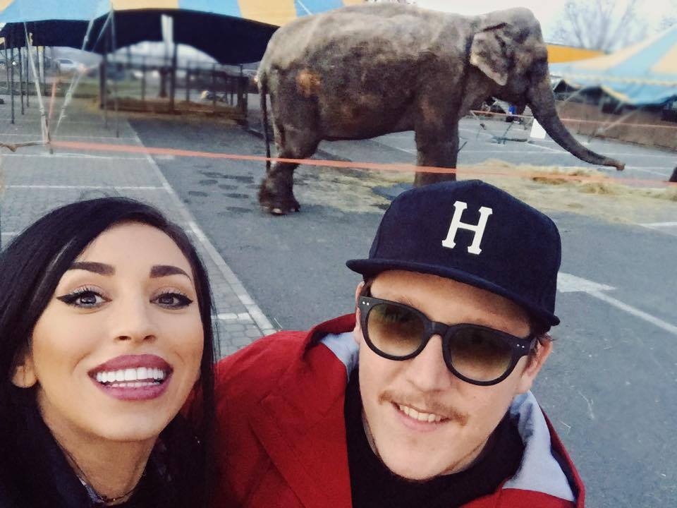 Ruby a avut un..musafir in selfie