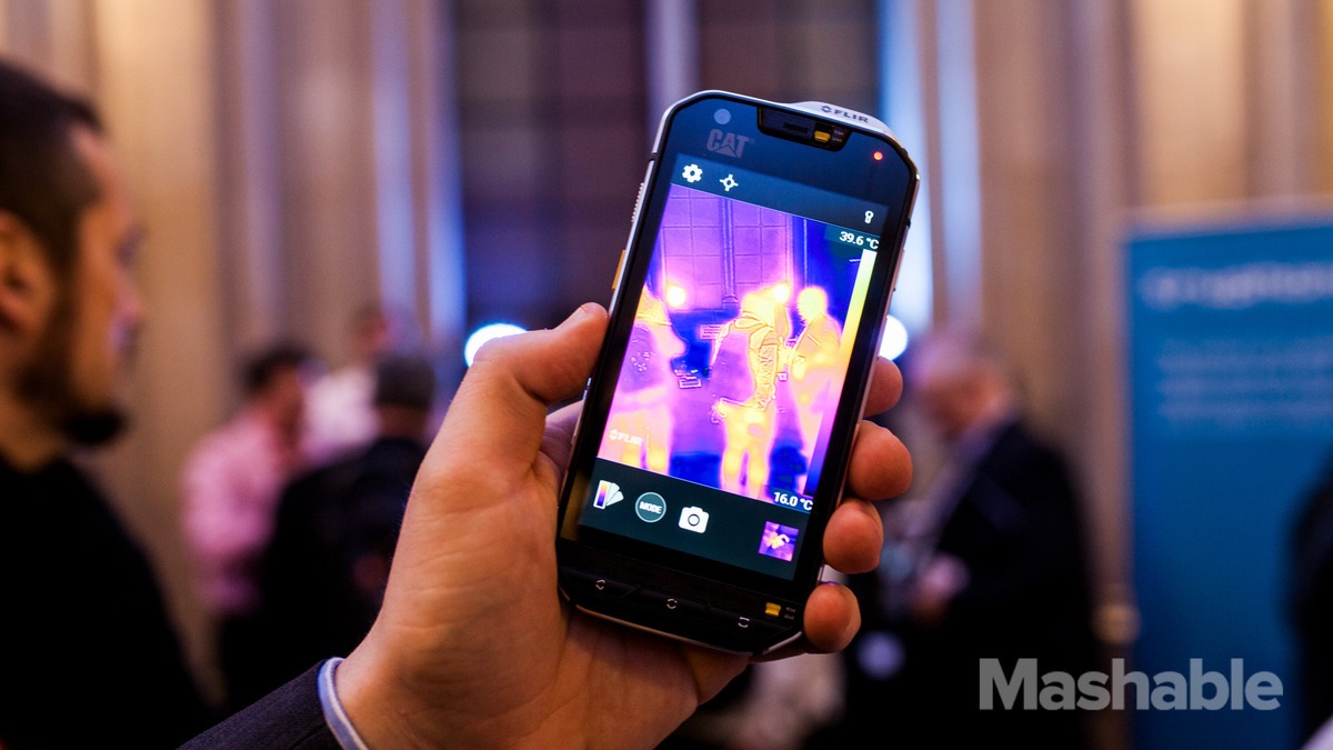 Aceasta este prima camera termală din lume integrată într-un telefon