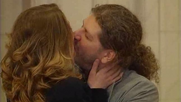 Remus Cernea s-a sărutat cu iubita în Parlament
