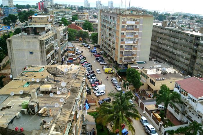 În Luanda a fost anunţată epidemie de holeră, însă rămâne unul dintre cele mai scumpe oraşe din lume.