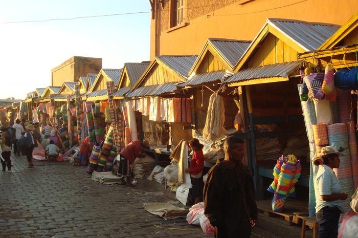 Apa contaminată din Madagascar şi poluarea te vor face să-ţi doreşti să eviţi capitala acestei ţări.