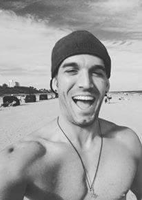 Brett a murit în condiţii suspecte