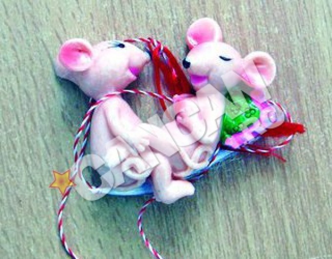 Marţişorul primit de tânără de la iubitul ei