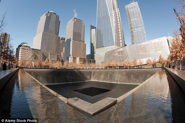 În 2014, Fântâna Memorialului 9/11 din New York a adunat 2700 de dolari.