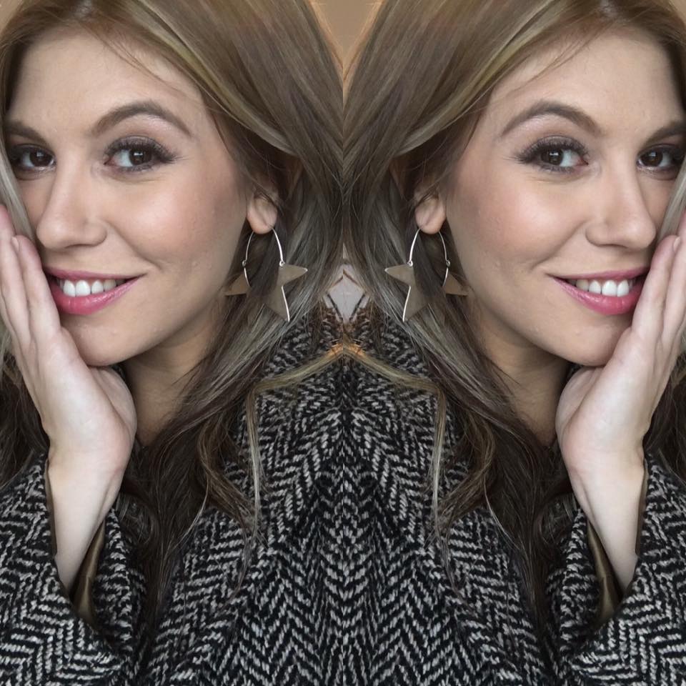 Mulţi dintre fanii artistei au spus că noua sa nuanţă de păr o maturizează prea tare