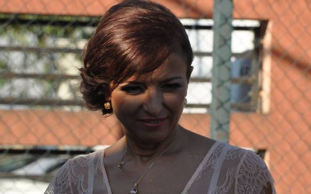 Elena este o femeie foarte frumoasă