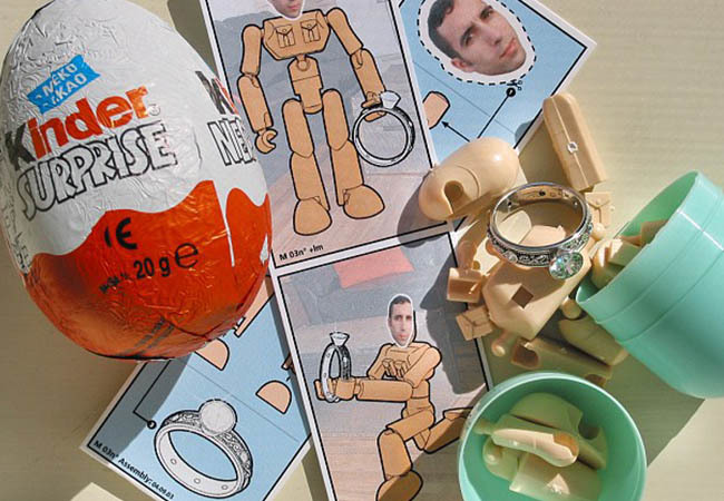 Un tânăr şi-a cerut iubita de soţie cu ajutorul unui ou Kinder.