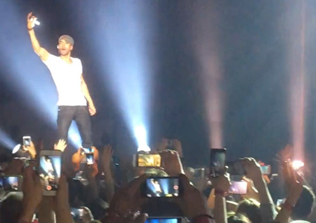 Enrique Iglesias a susţinut un concert la Bucureşti.