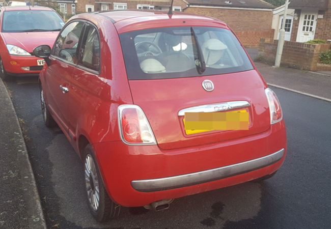 O femeie vrea să-şi vândă maşina şi a postat un anunţ inedit.