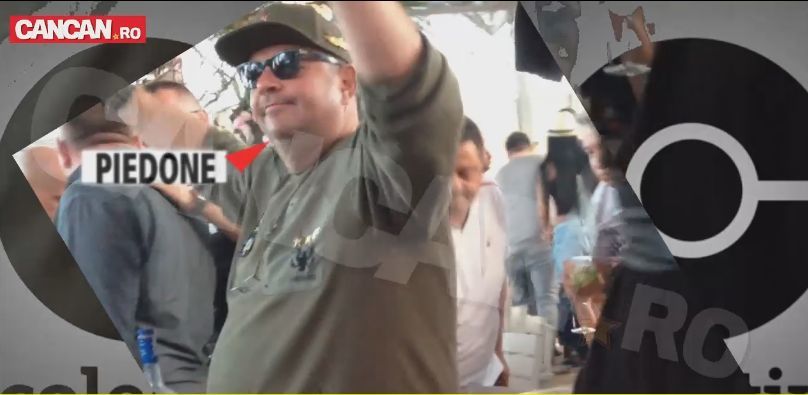 Se pare că fostul edil nu mai suferă deloc din cauza tragediei care s-a întâmplat chiar la el în ogradă. 