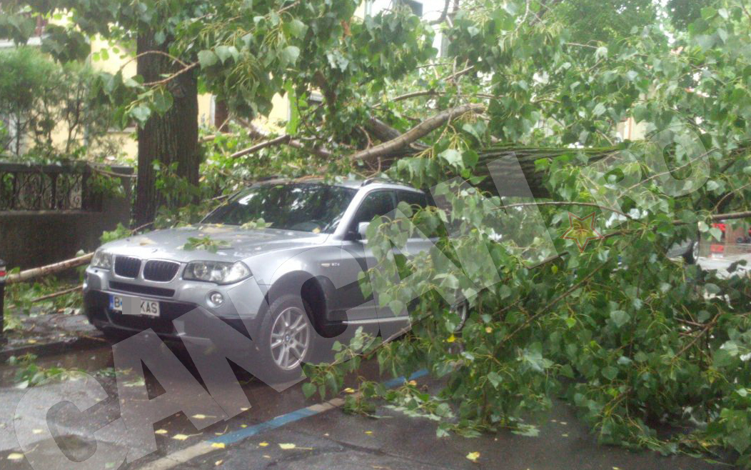 Masina lui Kassai a fost serios avariată