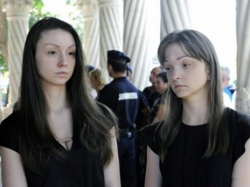 Eugenia (stâga) va trebui să dovedească în instanţă că este fiica lui Vadim, prin testul de paternitate