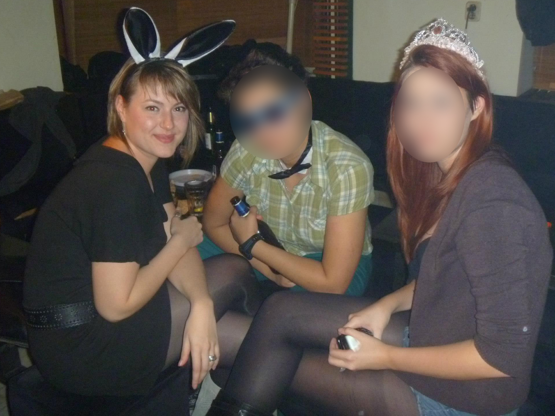 Doamna ”Mara” este ofiţerul de...legătură al politicienilor