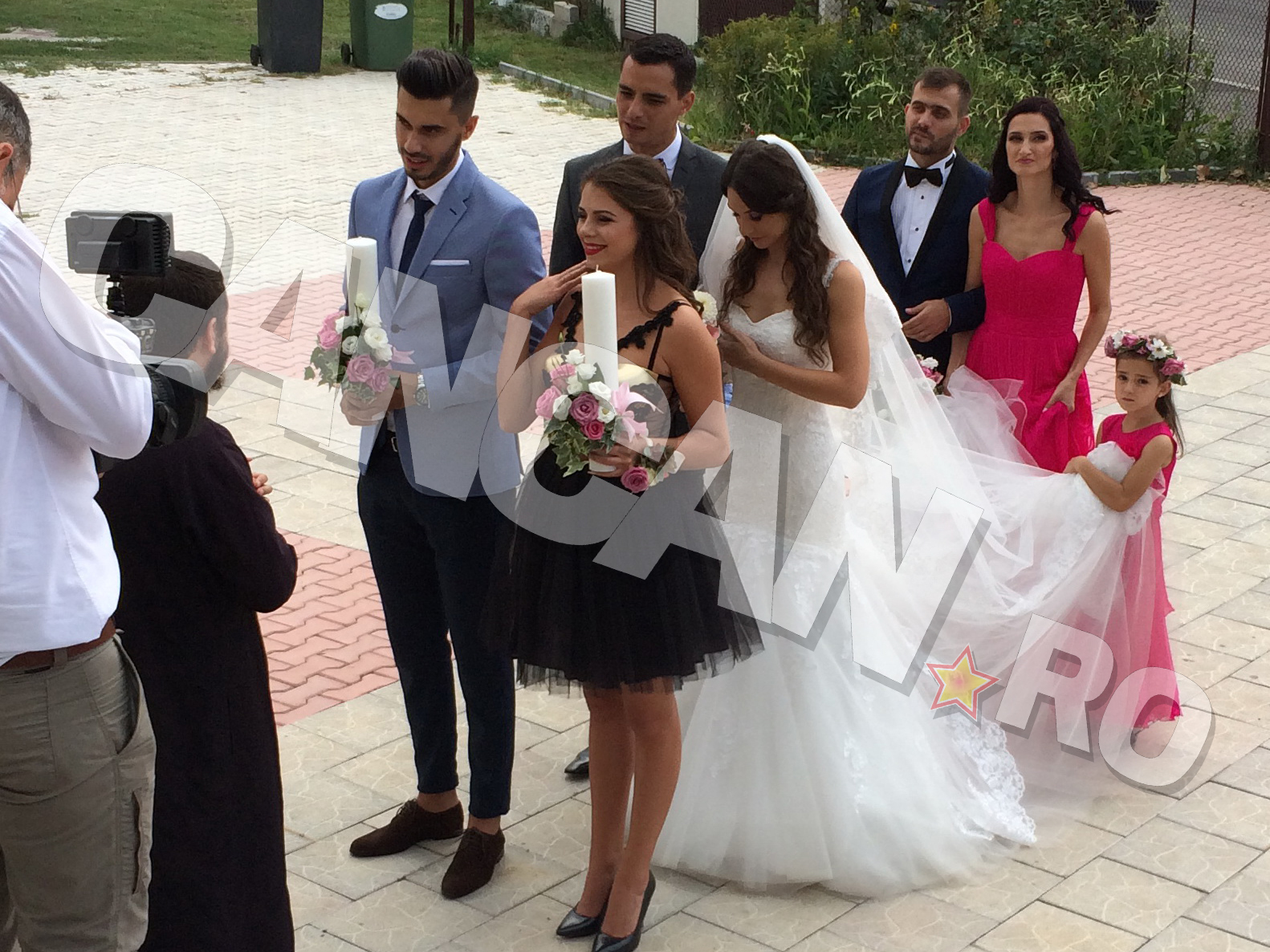 Tiberiu Dolniceanu (ultimul din dreapta) şi-a dus iubita la altar