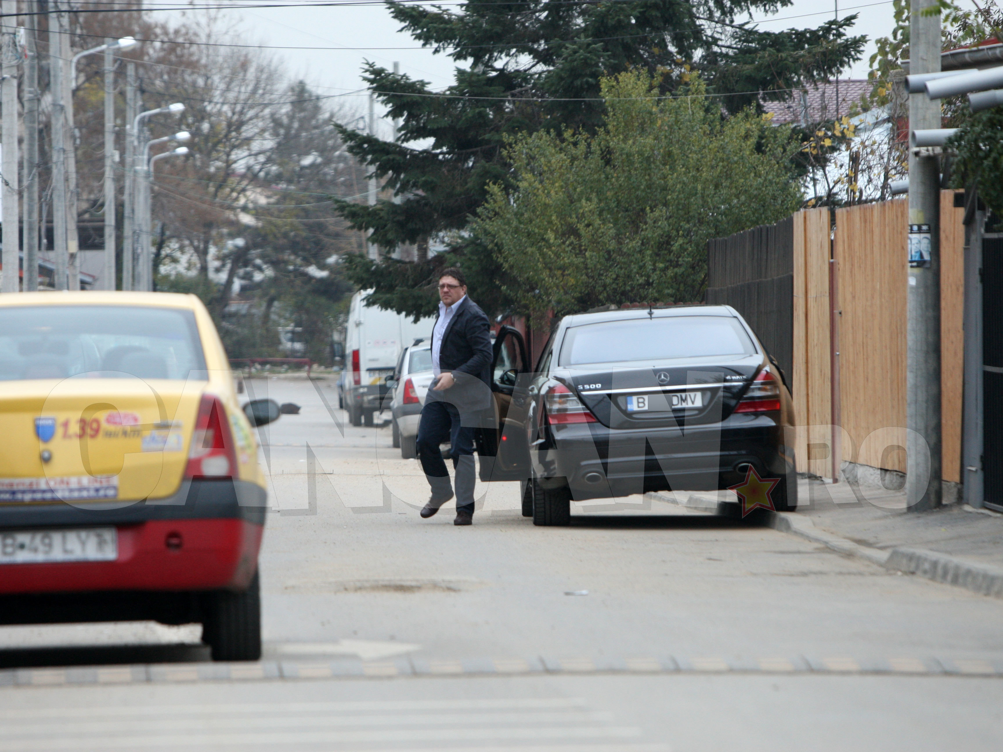 Ex-primarul Vanghelie ţine la imagine aşa că şi-a angajat un şofer titrat 