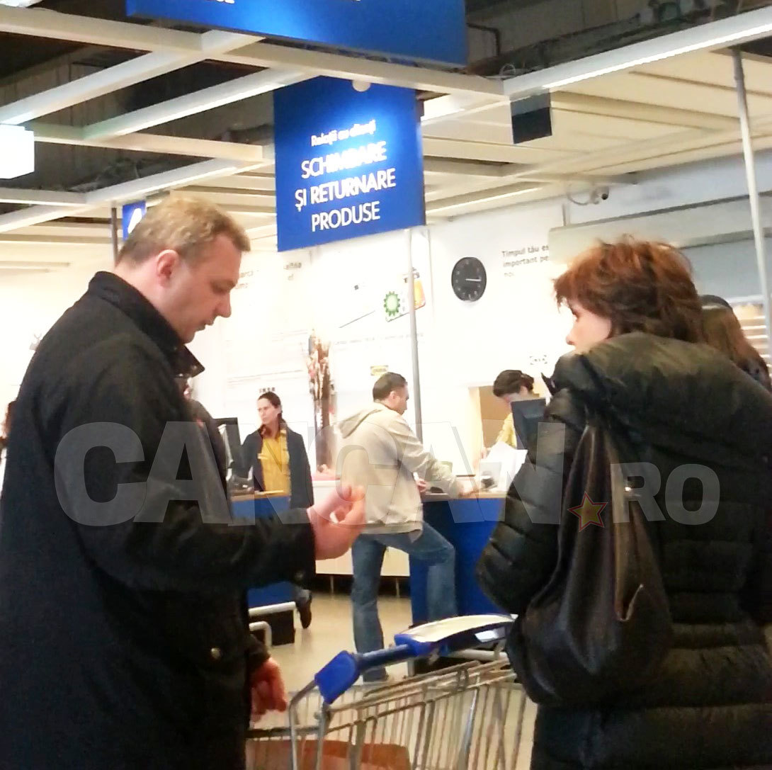 Cristina Copos are un ajutor de nădejde...la mall