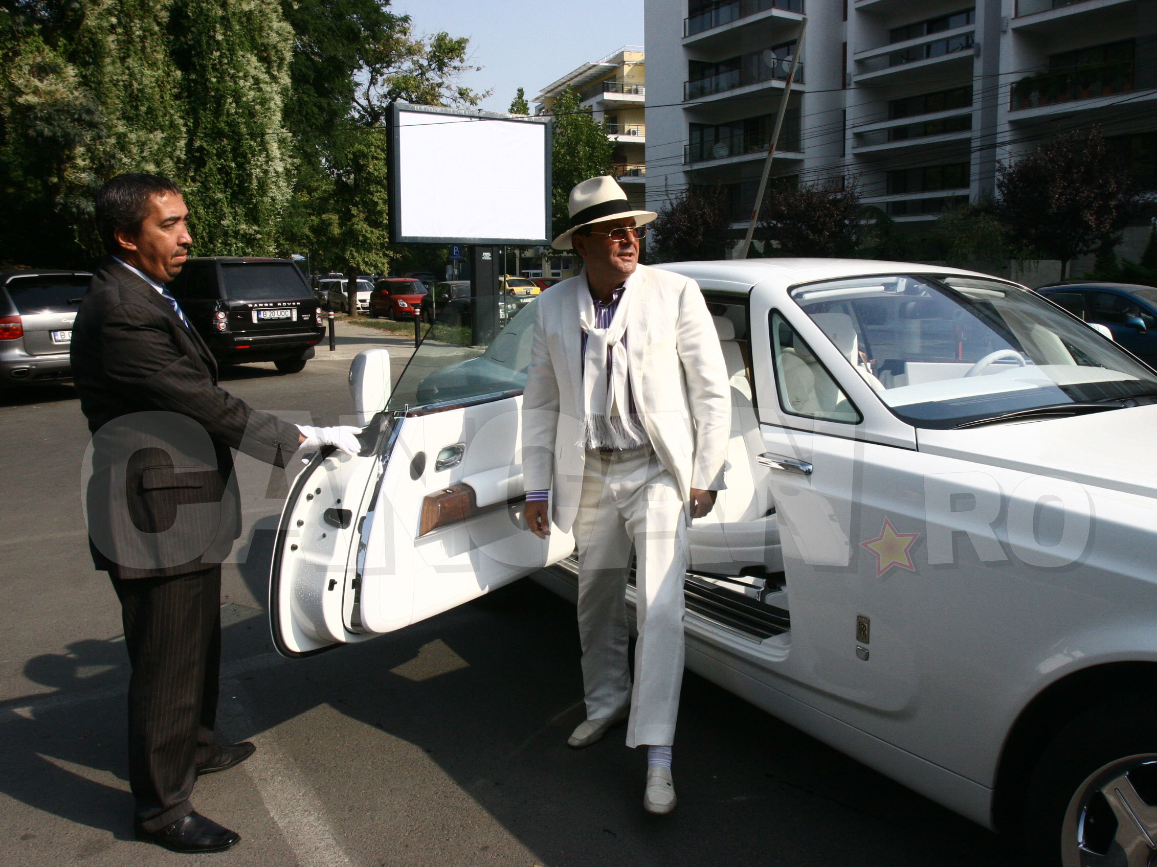 El este mînuitorul volanului de Rollls al milionarului Nicorescu