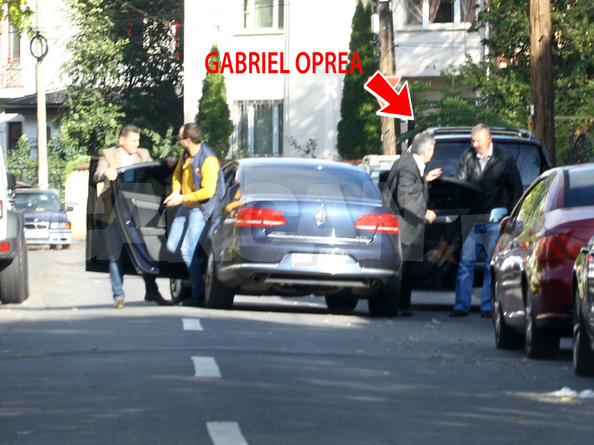 Gabriel Oprea a debarcat în siguranţă, acasă