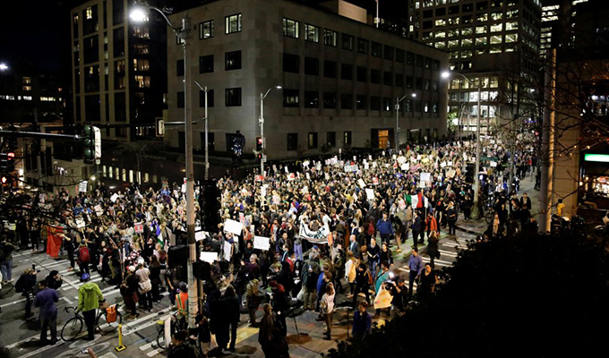 Protest anti-Trump in Seattle