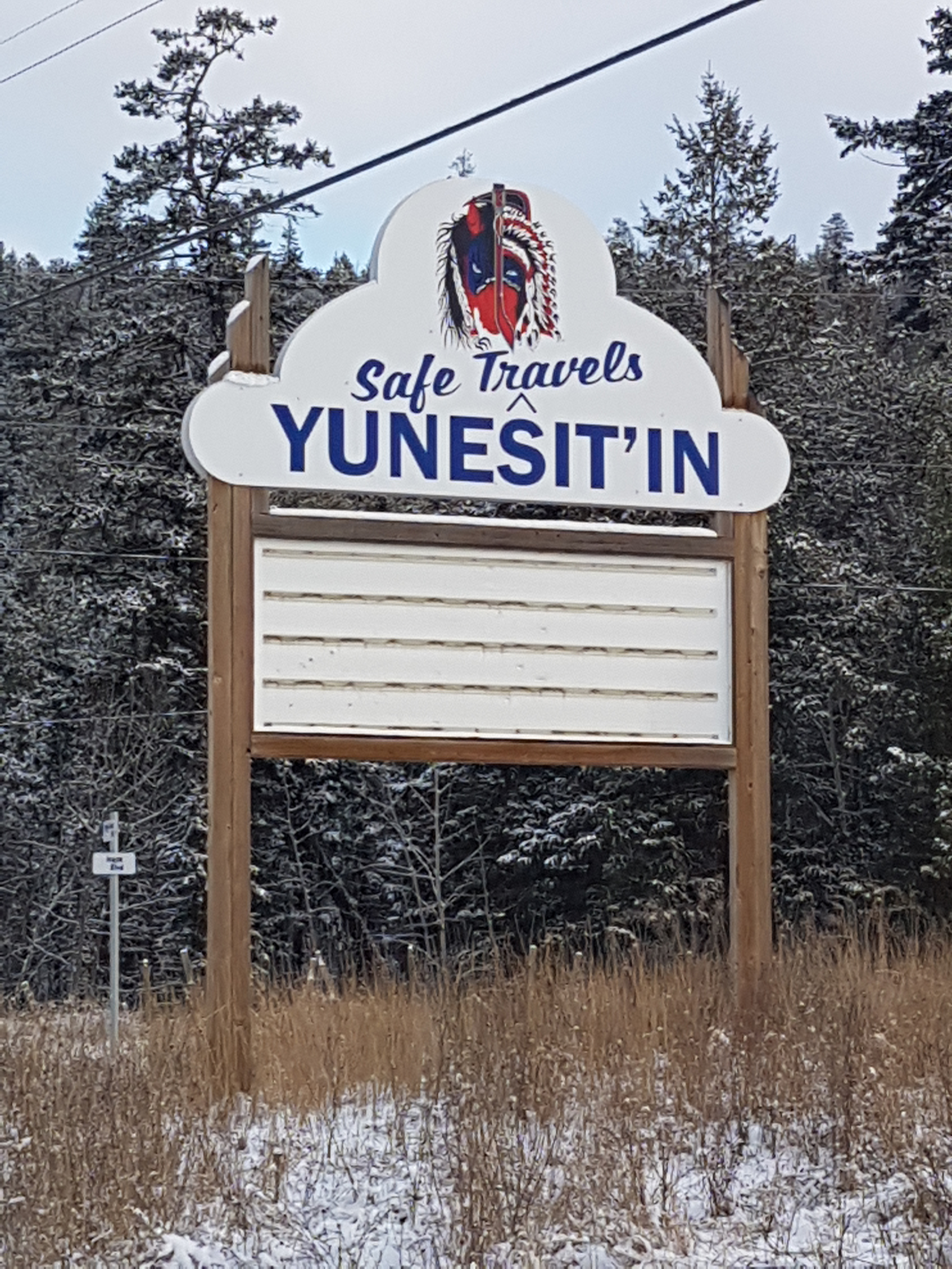 Comunitatea Yunesit'in din Canada nu are mai mult de 400 de membri, dar cu toate acestea are un patinoar