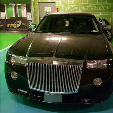 Chrysler-ul fusese parcat regulamentar pe locurile pentru persoanele cu handicap