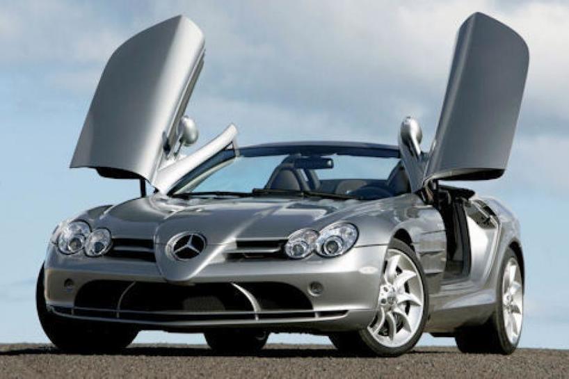 Milionarul nu apreciază doar confortul la o maşină scumpă, ci şi aspectul exterior, lucru lesne de observat la acest Mercedes cu care a făcut furori în Saint Tropez.