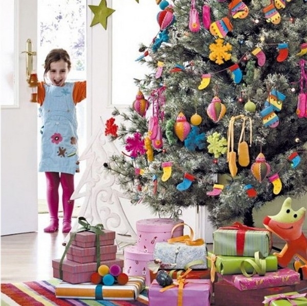 Copiii se vor bucura cel mai tare de un brad pe care îl pot împodobi cu jucării
