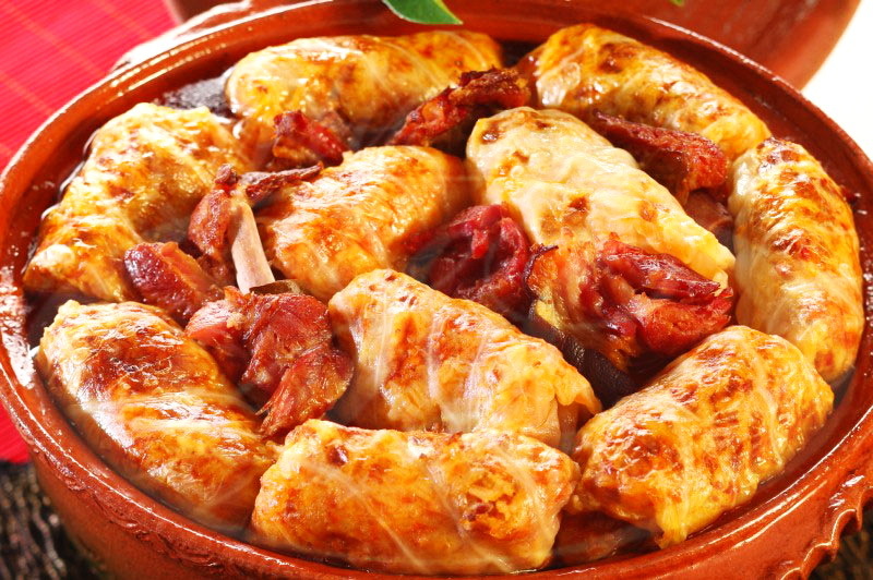 Sarmalele sunt printre preferinţele lui Gabriel Godeanu pentru noaptea dintre ani