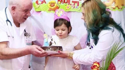 Fetiţa a trecut prin clipe teribile, la frageda vârstă de trei anişori.