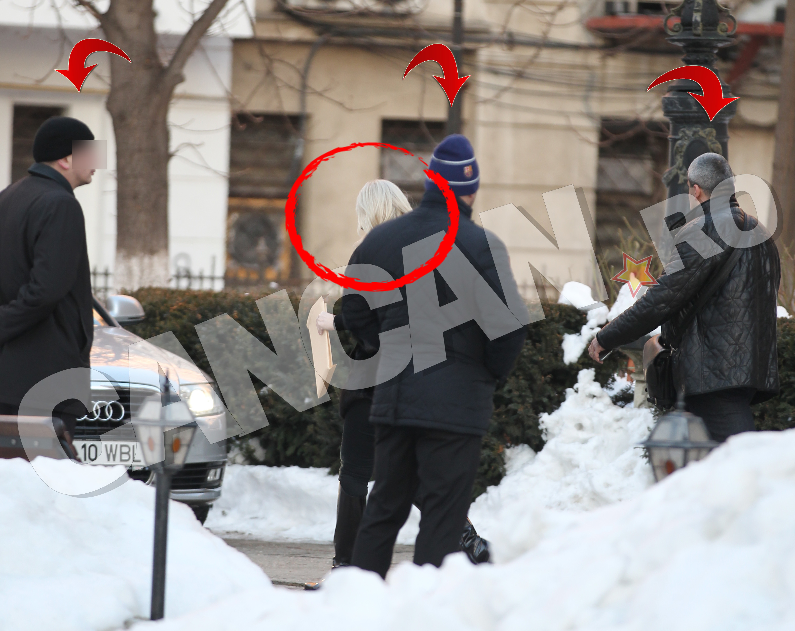 Bodyguarzi au stat constant cu ochii-n patru, având grijă să creeze un adevărat zid uman în jurul văduvei, fiind pregătiţi pentru orice potenţial pericol.