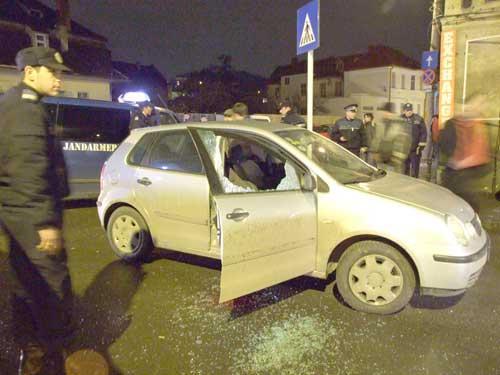 Aceasta este scena crimei de la Braşov, unde ucigaşul a ucis şi un trecător care a vrut să-l prindă