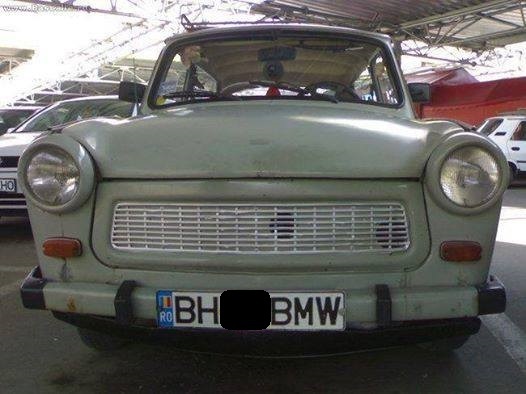 Un român şi-a ”transformat” trabantul în BMW!