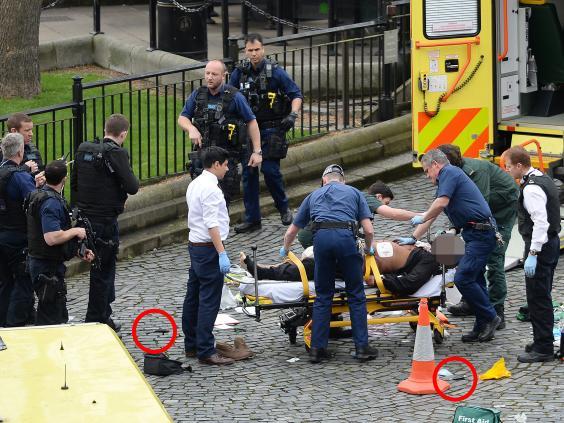 Acesta este unul dintre terorişti, care a fost împuşcat după ce a înjunghiat un poliţist şi a lovit mai multe persoane cu maşina. Sursă foto - The Independent