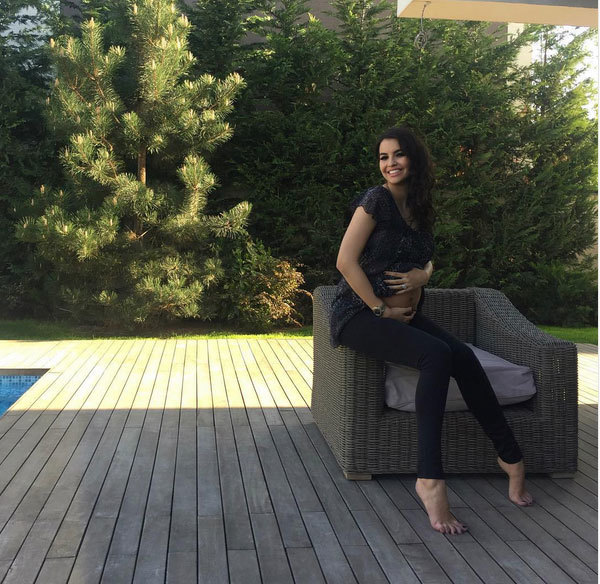 Cu doar câteva ore înainte să devină mămică, Sandra Mutu era foarte fericită