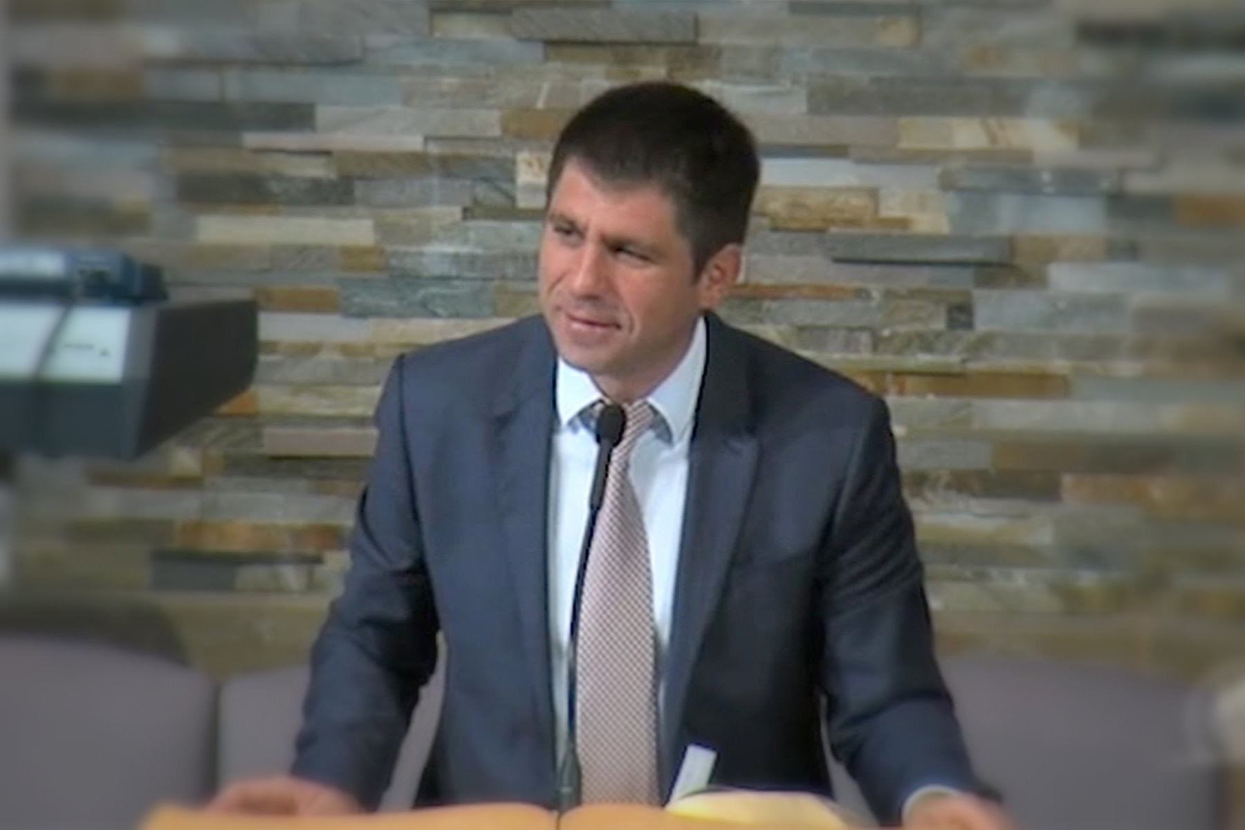 Emanuel Fedur este un alt preot român care are probleme cu autorităţile americane