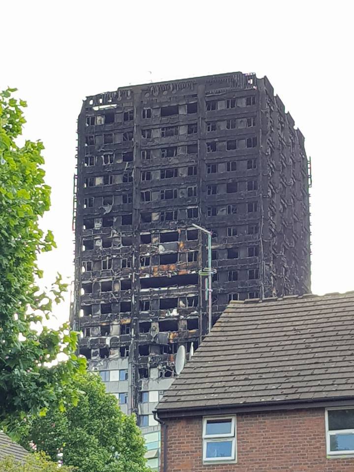 Aşa arată blocul mistuit de flăcări, după stingerea incendiului