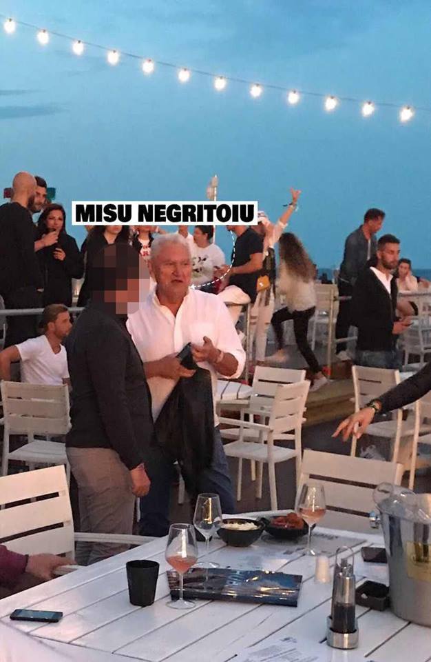 Mişu Negriţoiu n-a fost interesat de muzica de la Neversea, ci, mai degrabă, de rose-ul din zona VIP