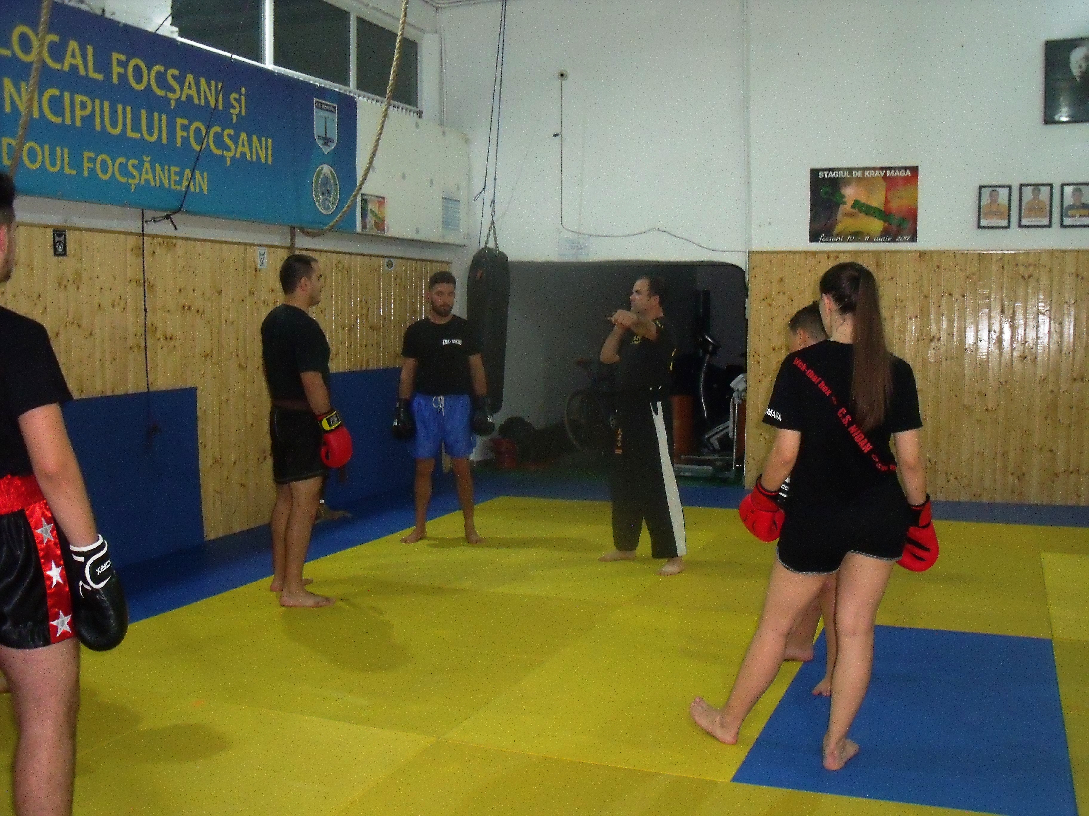 Dănuţ Pleşa-Plugaru şi elevii săi