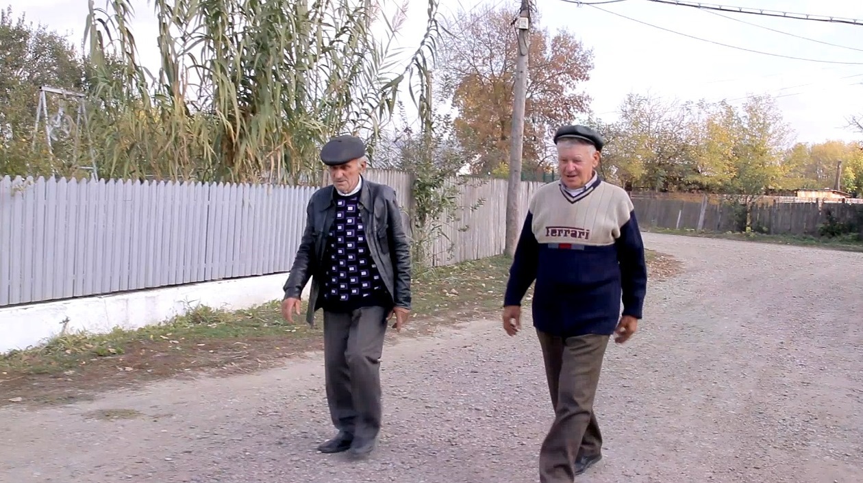 Doi dintre supravieţuitorii închisorilor comuniste, Marian Apostu şi Costică Budu