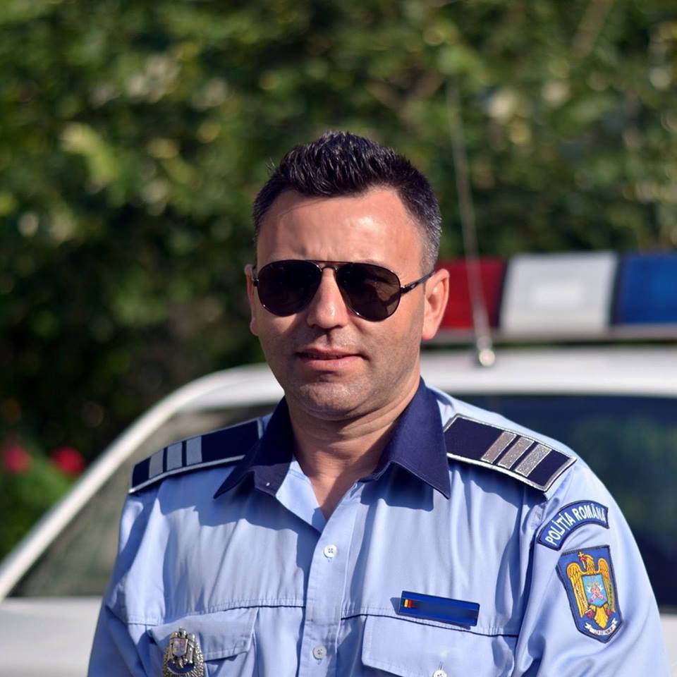 Dan Georgescu, administratorul paginii ”Poliţiştii au umor”