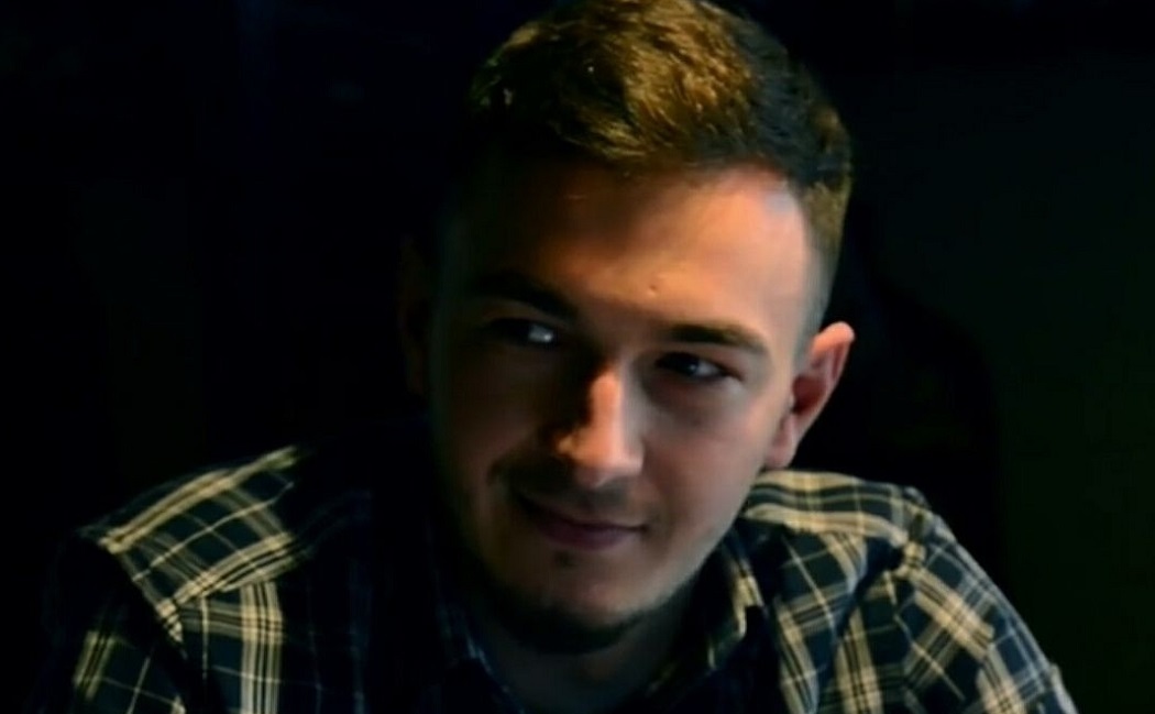 Darian e student, dar face afaceri cu... pomeni