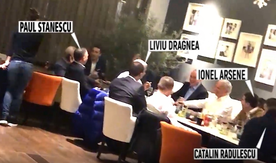 Imagini din timpul întâlnirii de taină