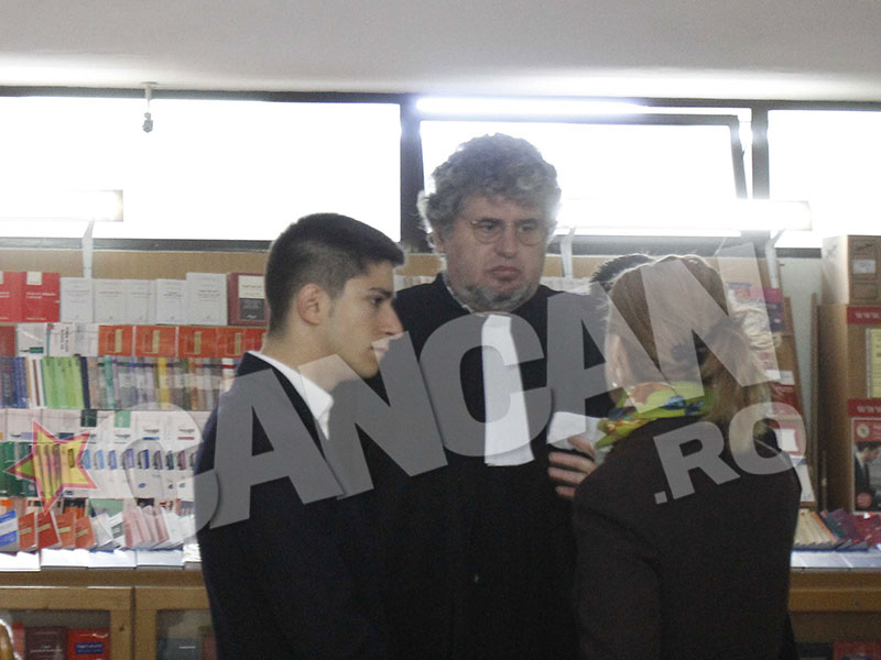 Andrei Plăcintă, alături de mama lui la Înalta Curte de Casaţie şi Justiţie