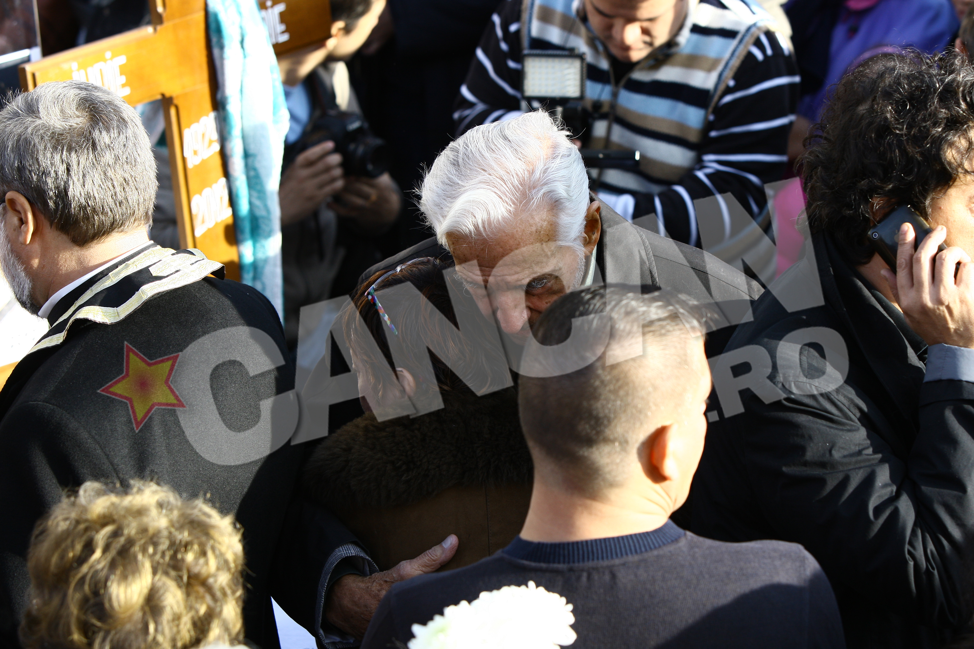 Coplesita de durere, Anca Pandrea a cautat alinare in bratele regizorului Sergiu Nicolaescu