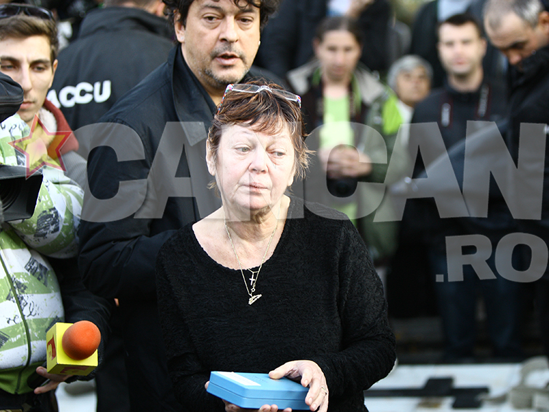 Te-ai speriat când Anca şi-a muşcat buza şi l-a stropit pe Iura cu sânge? Iată ritualurile mortuare care au îngrozit România!