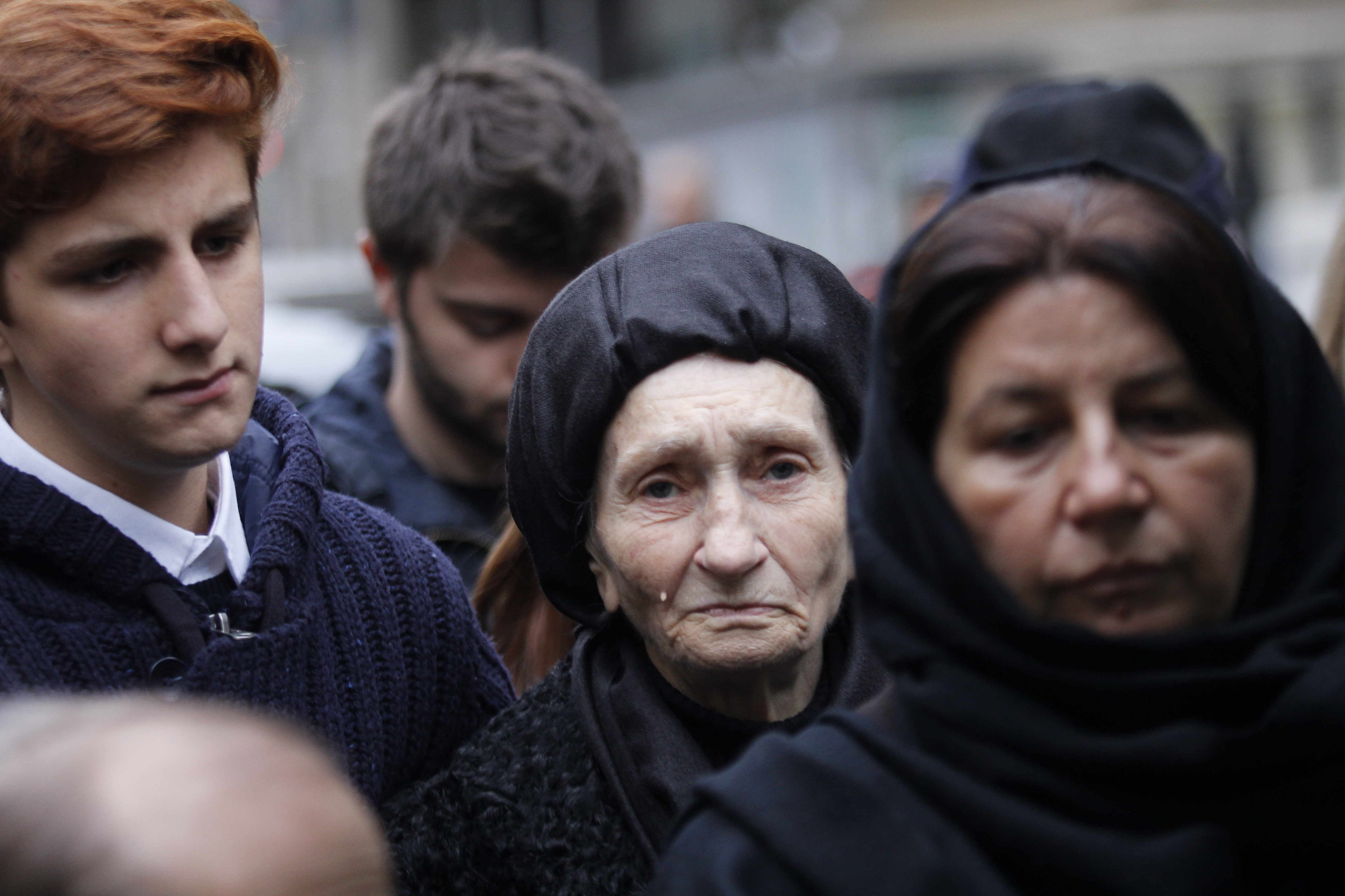 Aceasta este fotografia in care s-a adunat cea mai mare durere: fiul, mama si sotia celebrului actor sufera impreuna