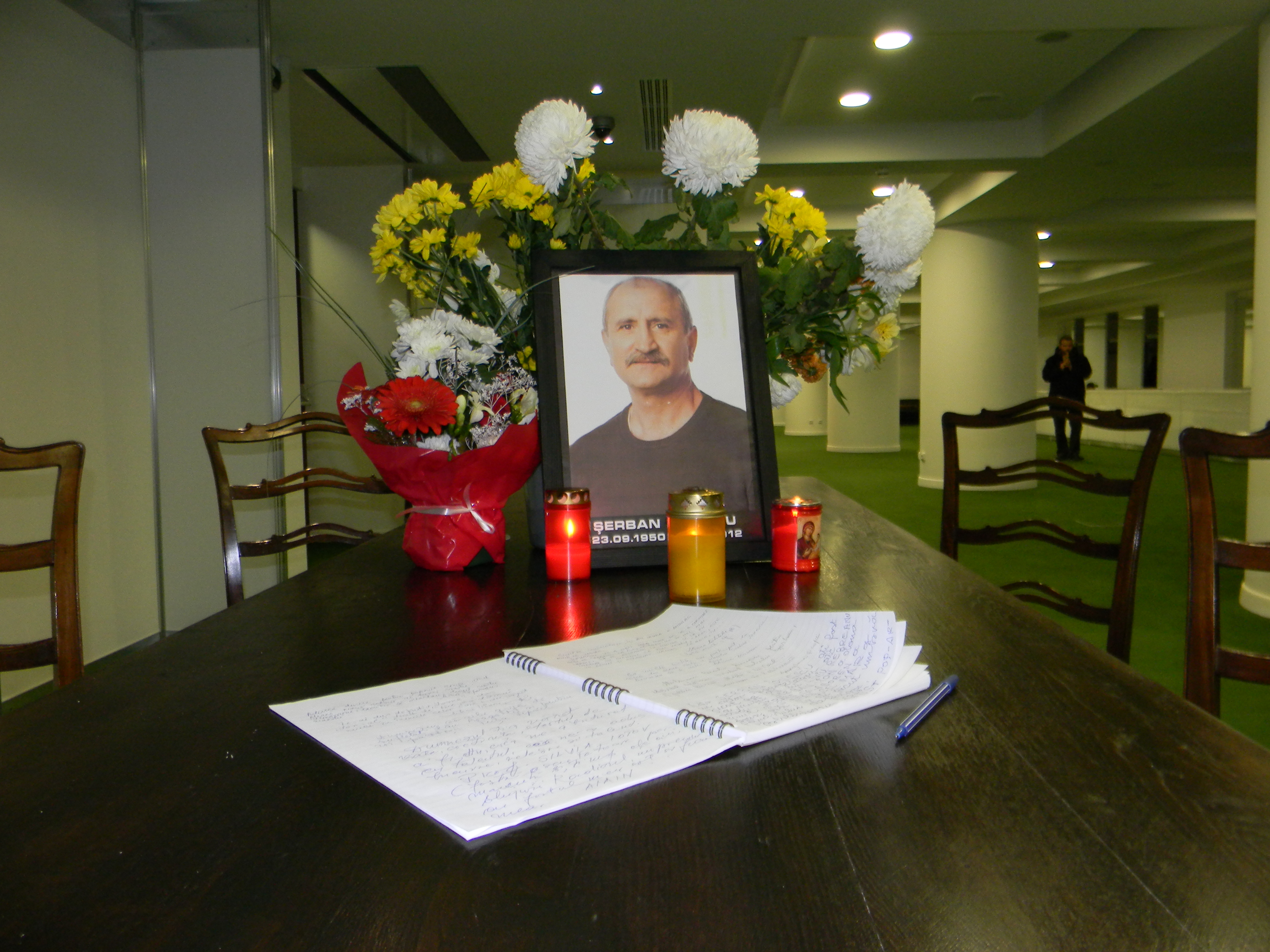 Zeci de cunostinte au lasat mesaje de adio pentru celebrul actor