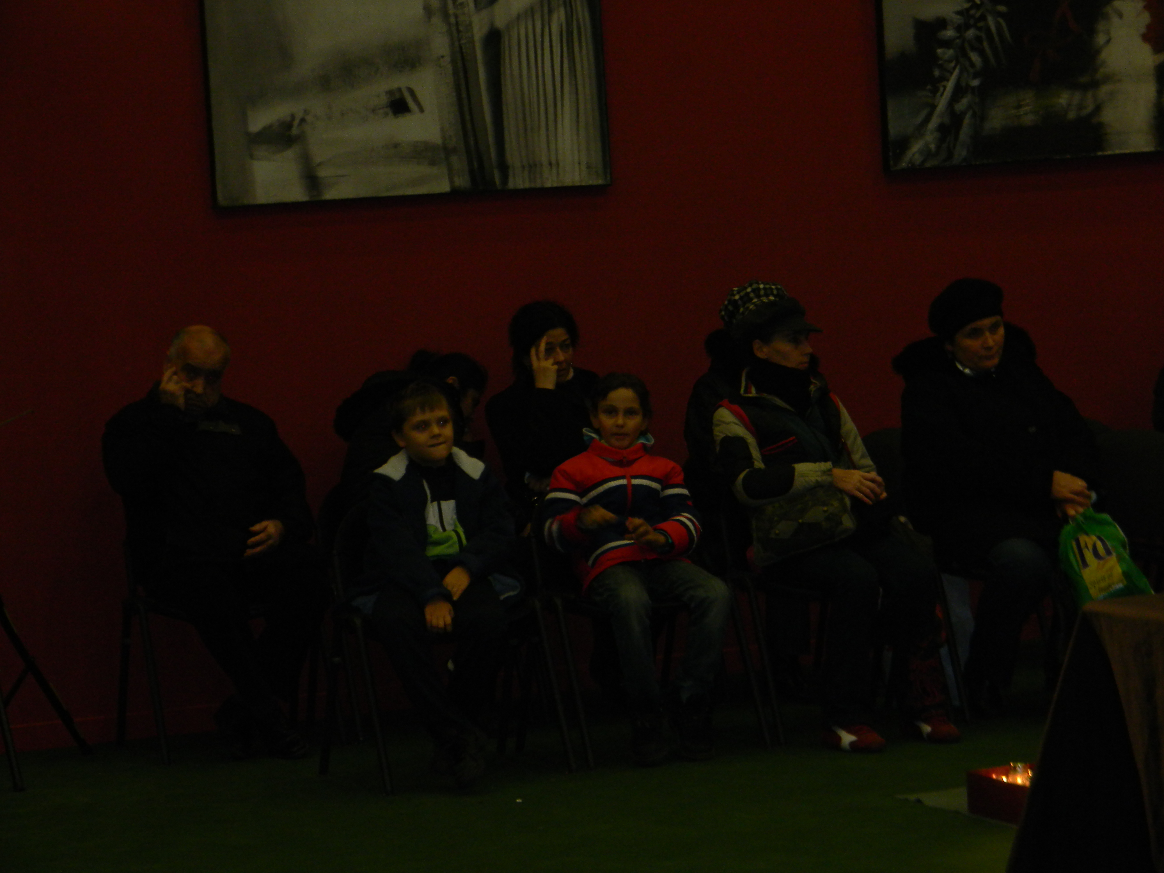 Retrasa, presupusa amanta s-a abtinut cu greu sa nu planga