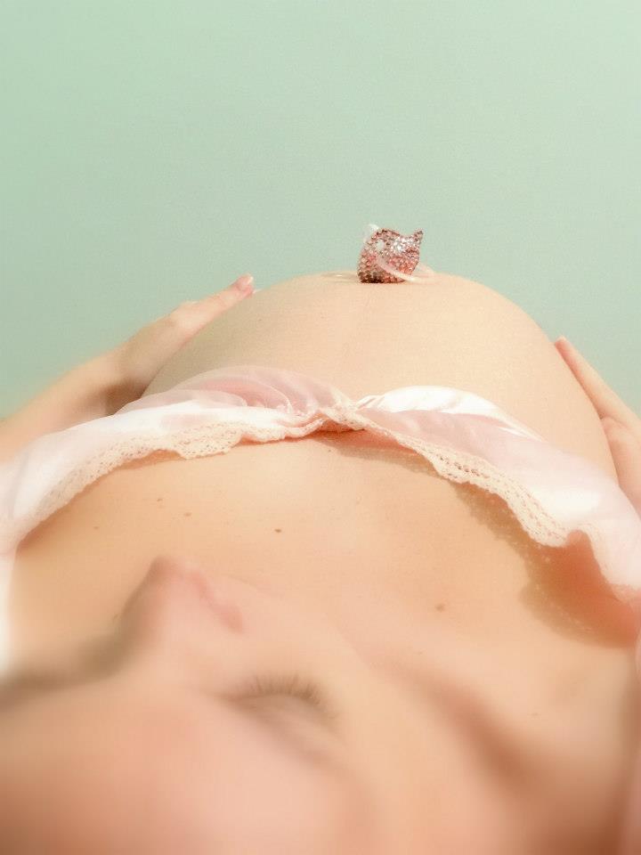 Ana Alessia Socaciu, sedinta foto cu burtica 